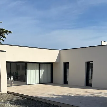 Holiday home Maison Tregastel, Proche Coz Pors *